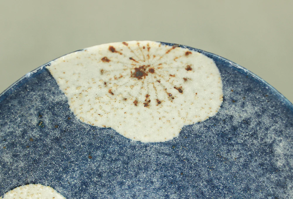 Shino ware White Plum Patterned Pastry Plate with Box VA821 - Image 2