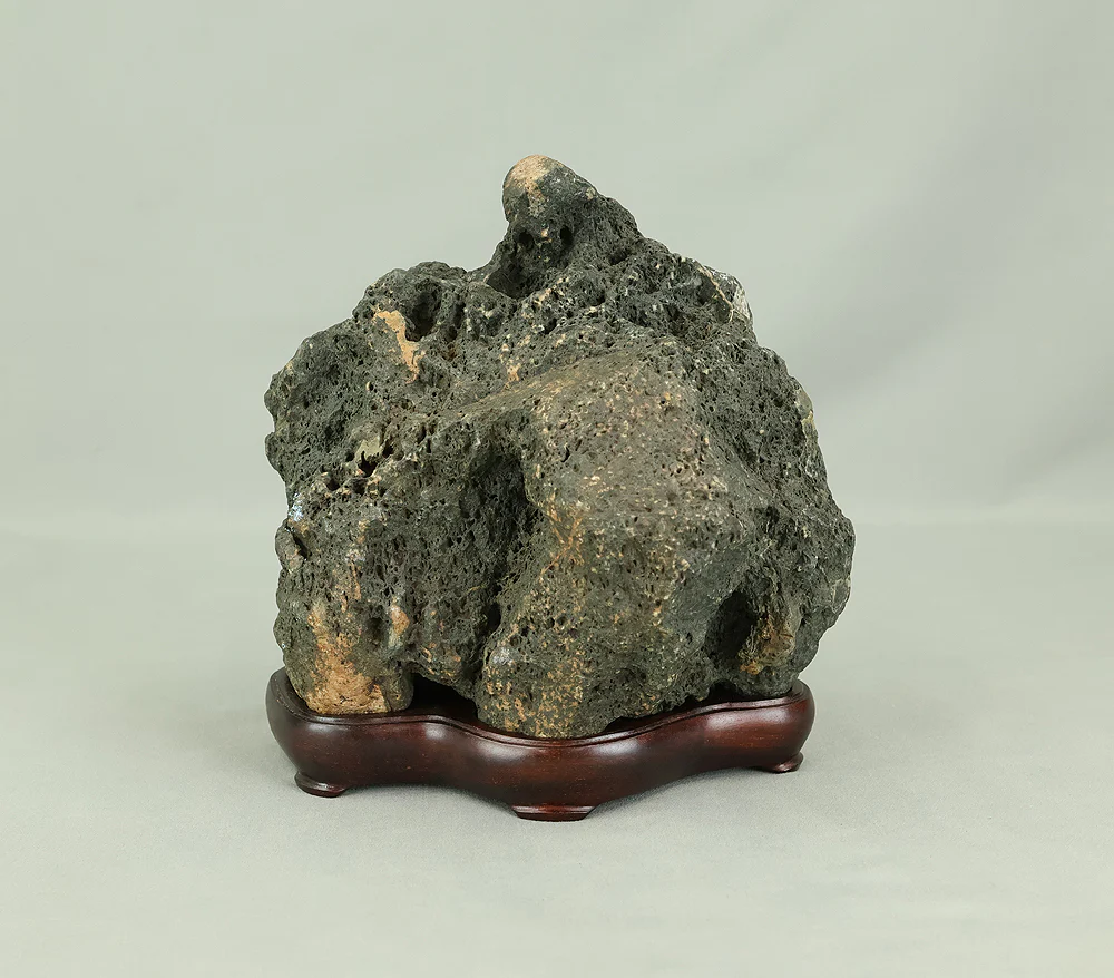 Suiseki 血洗川石 Chiaraigawa Stone 3.6kg from Okayama with Wooden Stand VB109