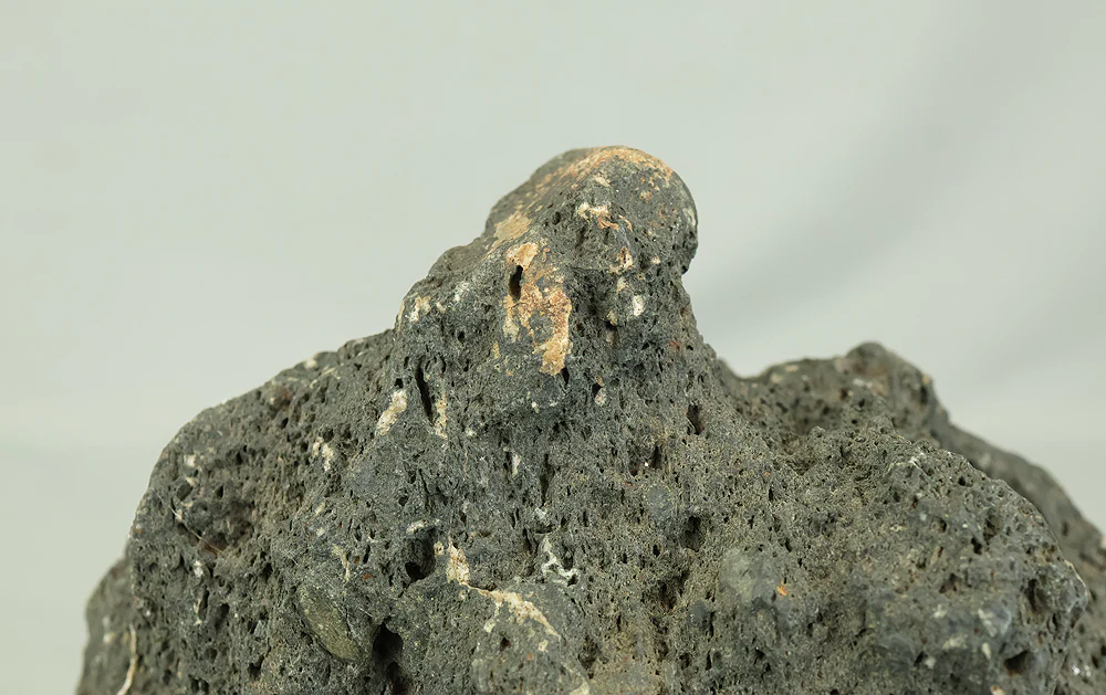 Suiseki 血洗川石 Chiaraigawa Stone 3.6kg from Okayama with Wooden Stand VB109 - Image 20
