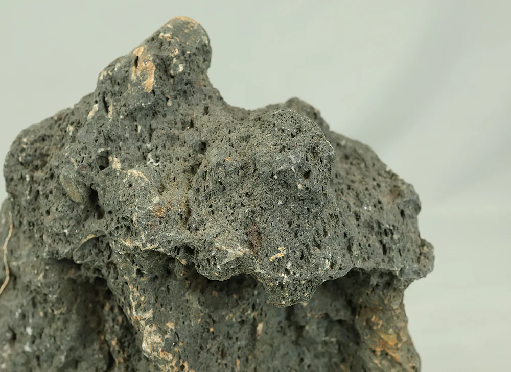 Suiseki 血洗川石 Chiaraigawa Stone 3.6kg from Okayama with Wooden Stand VB109 - Image 21