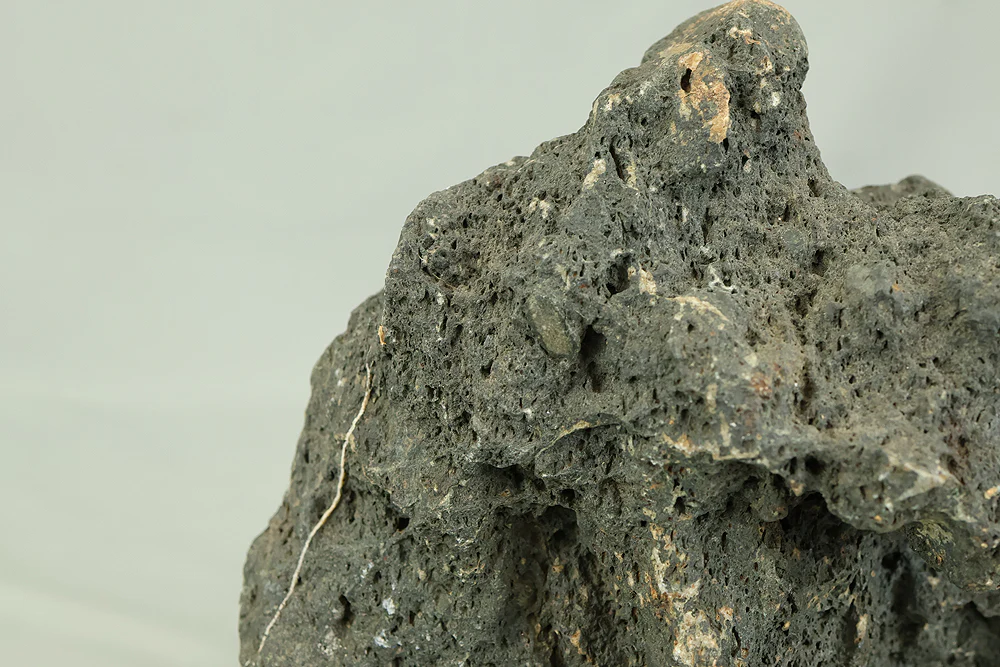 Suiseki 血洗川石 Chiaraigawa Stone 3.6kg from Okayama with Wooden Stand VB109 - Image 22