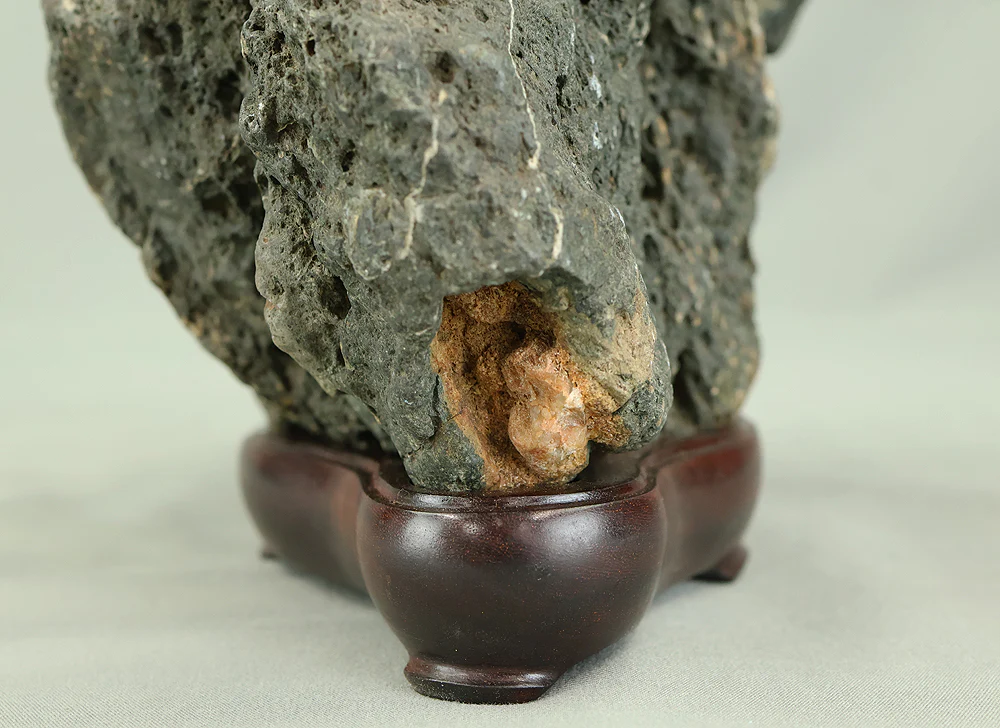 Suiseki 血洗川石 Chiaraigawa Stone 3.6kg from Okayama with Wooden Stand VB109 - Image 27