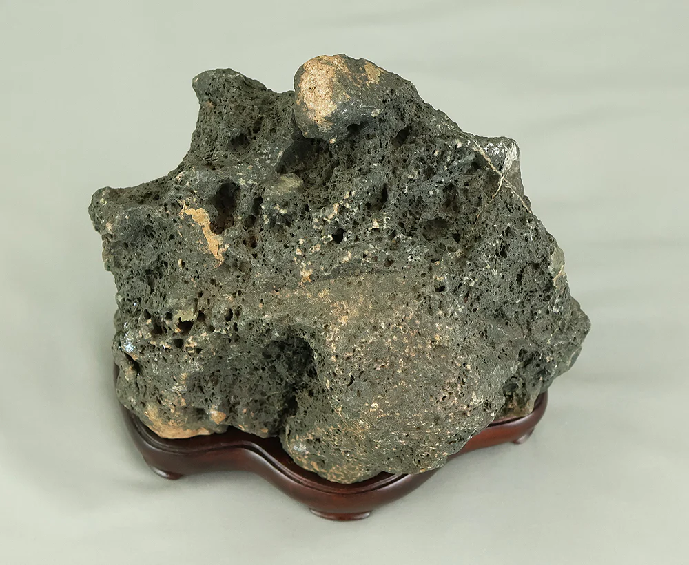 Suiseki 血洗川石 Chiaraigawa Stone 3.6kg from Okayama with Wooden Stand VB109 - Image 28