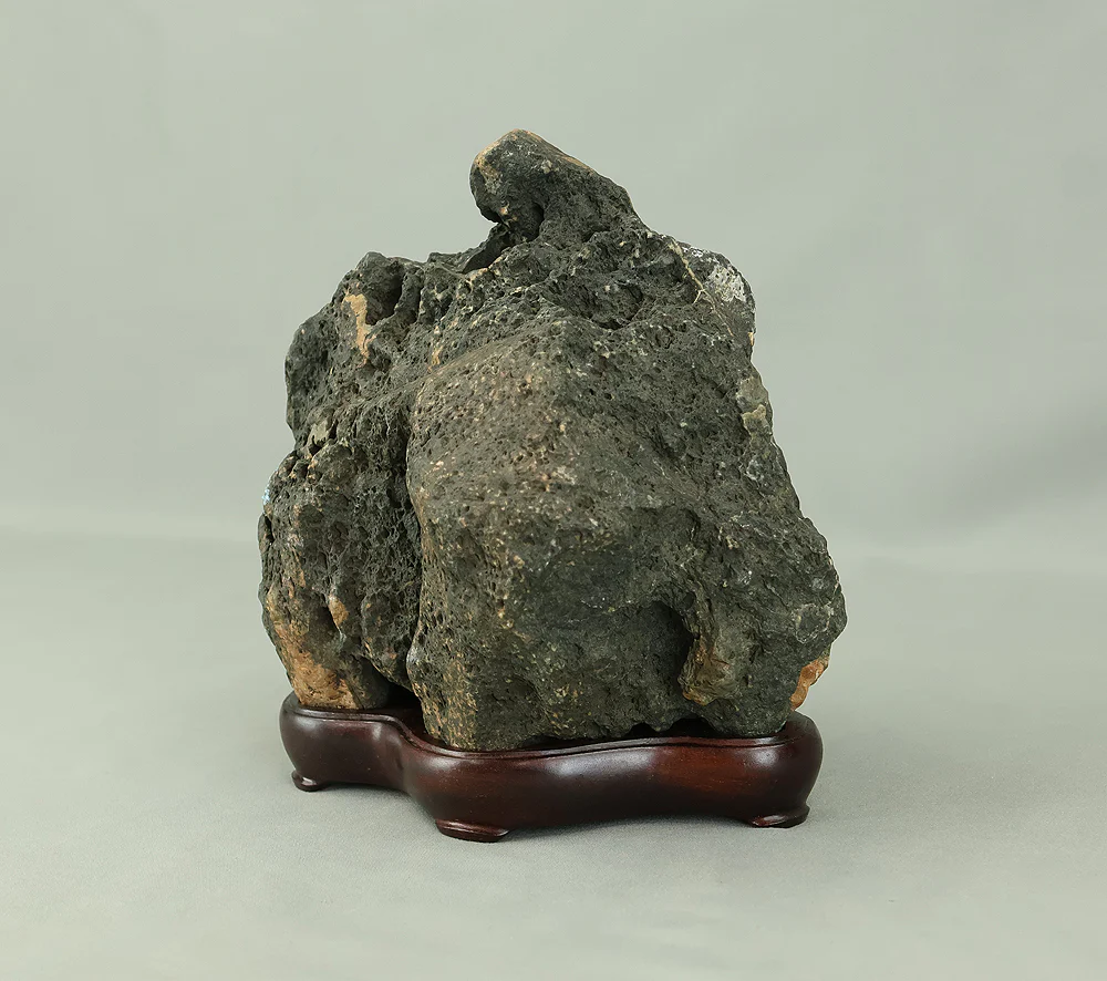 Suiseki 血洗川石 Chiaraigawa Stone 3.6kg from Okayama with Wooden Stand VB109 - Image 3