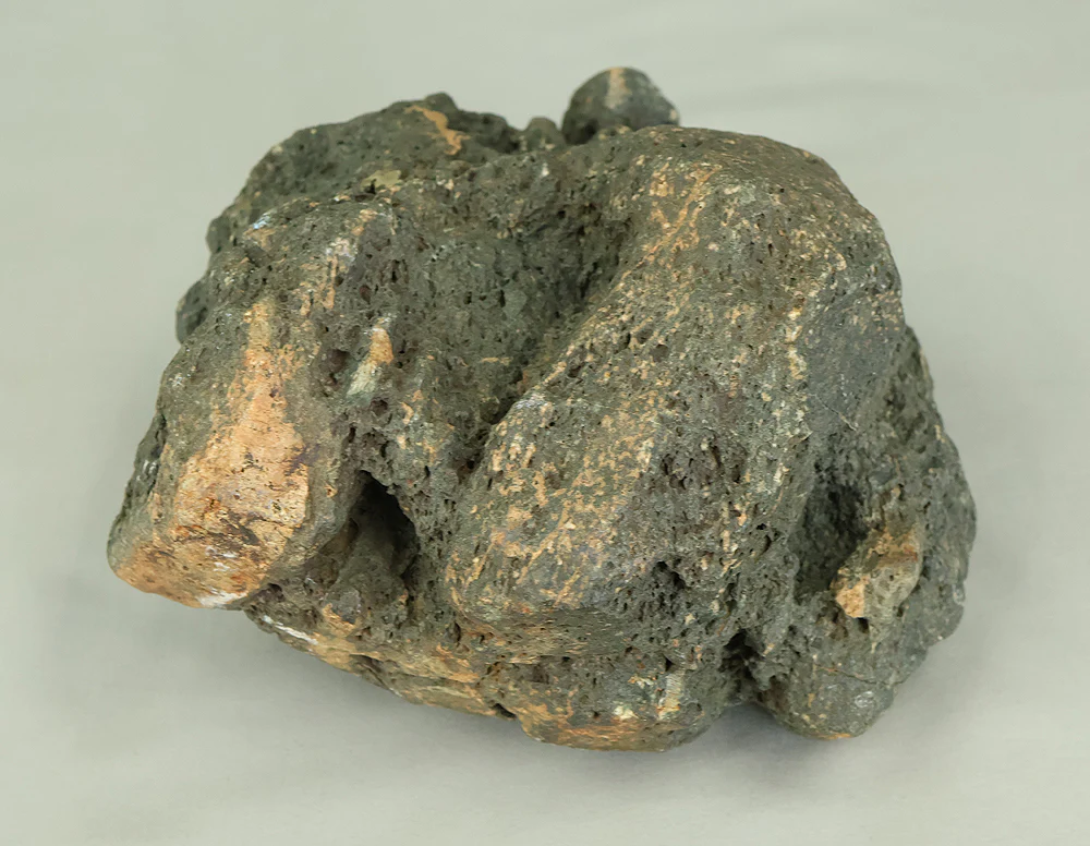 Suiseki 血洗川石 Chiaraigawa Stone 3.6kg from Okayama with Wooden Stand VB109 - Image 30