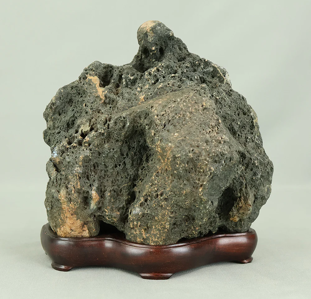 Suiseki 血洗川石 Chiaraigawa Stone 3.6kg from Okayama with Wooden Stand VB109 - Image 4