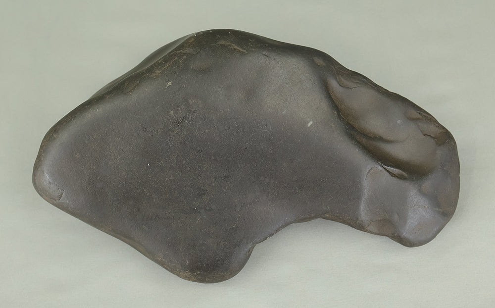 Suiseki Black Stone 4.2kg with Wooden Stand VB107 - Image 25