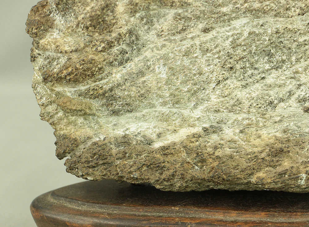 Suiseki Viewing Stone 1.5kg with Wooden Stand VA540 - Image 23