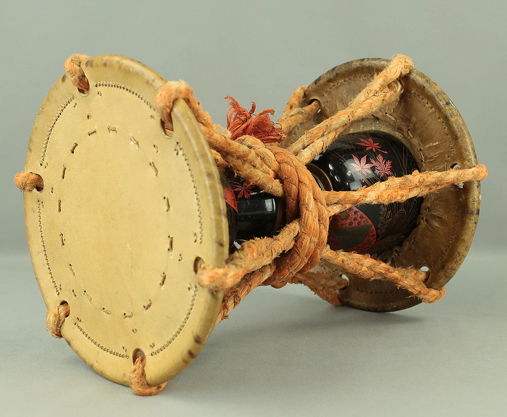 Tsuzumi Lacquered hand drum used for Japanese traditional events Matsuri Festival, Noh, Kabuki, Geisha, Ohayashi, etc... - For decorative V789 - Image 10